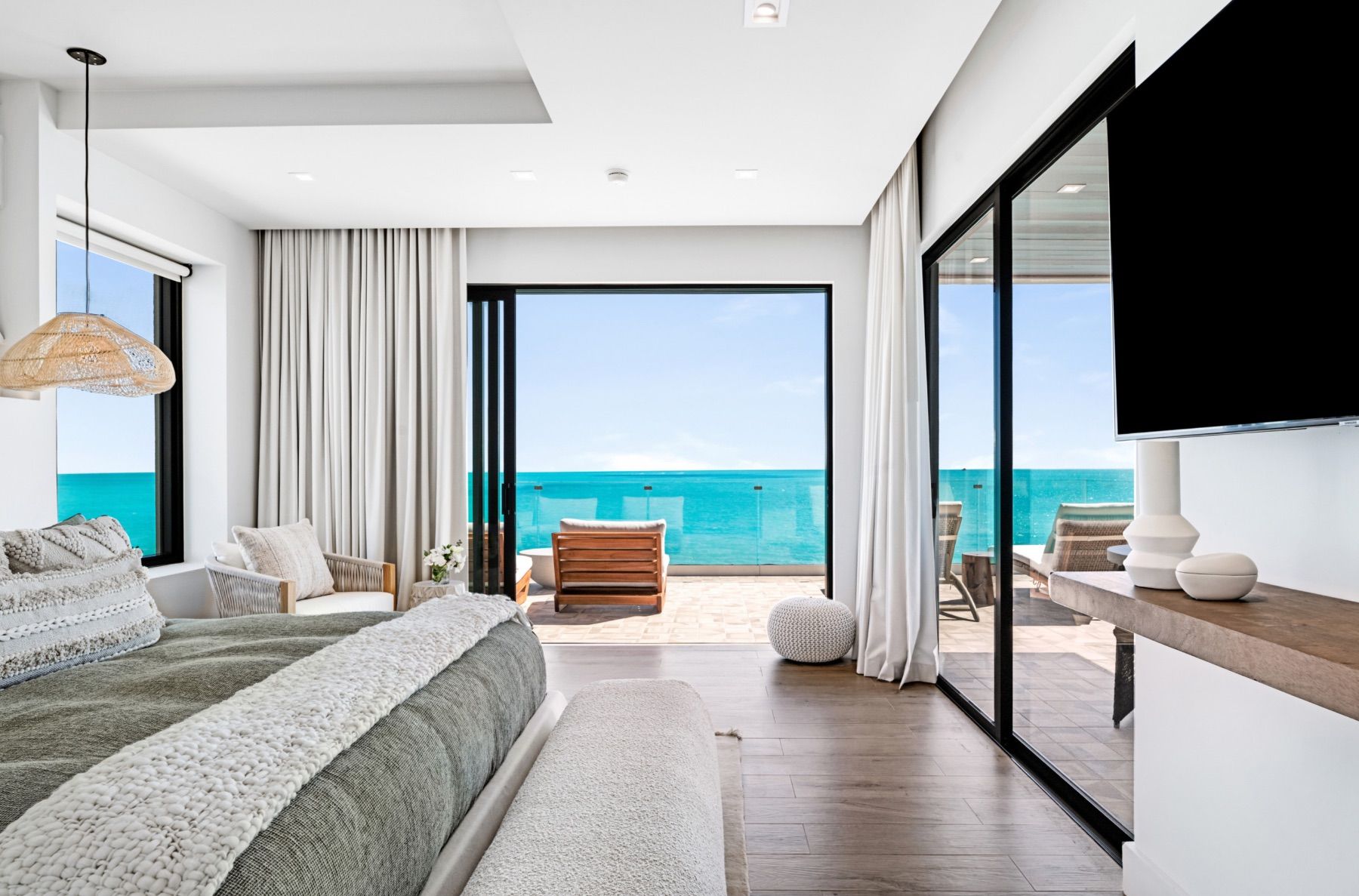 Master Bedroom - Upper Level
